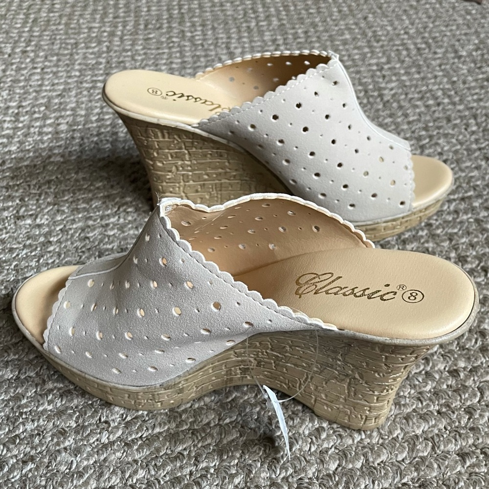 Classic Wedges - Picture 7 of 10